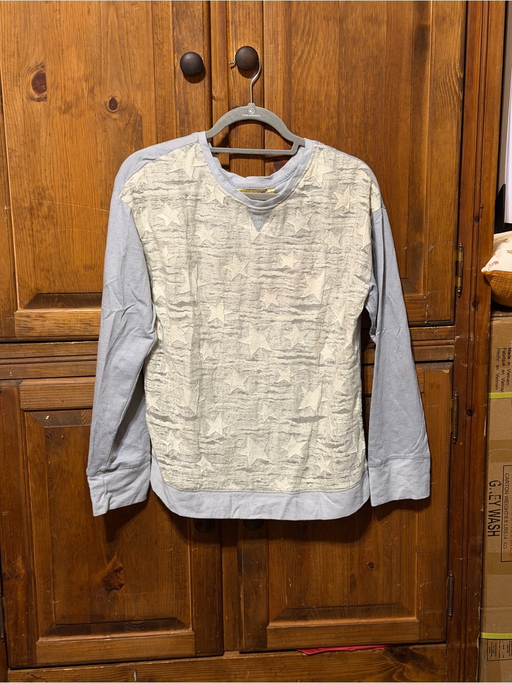 princess vera wang distressed star print crewneck sweatshirt blouse